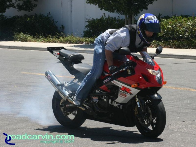 GSXR-1000 - Rolling Burnout